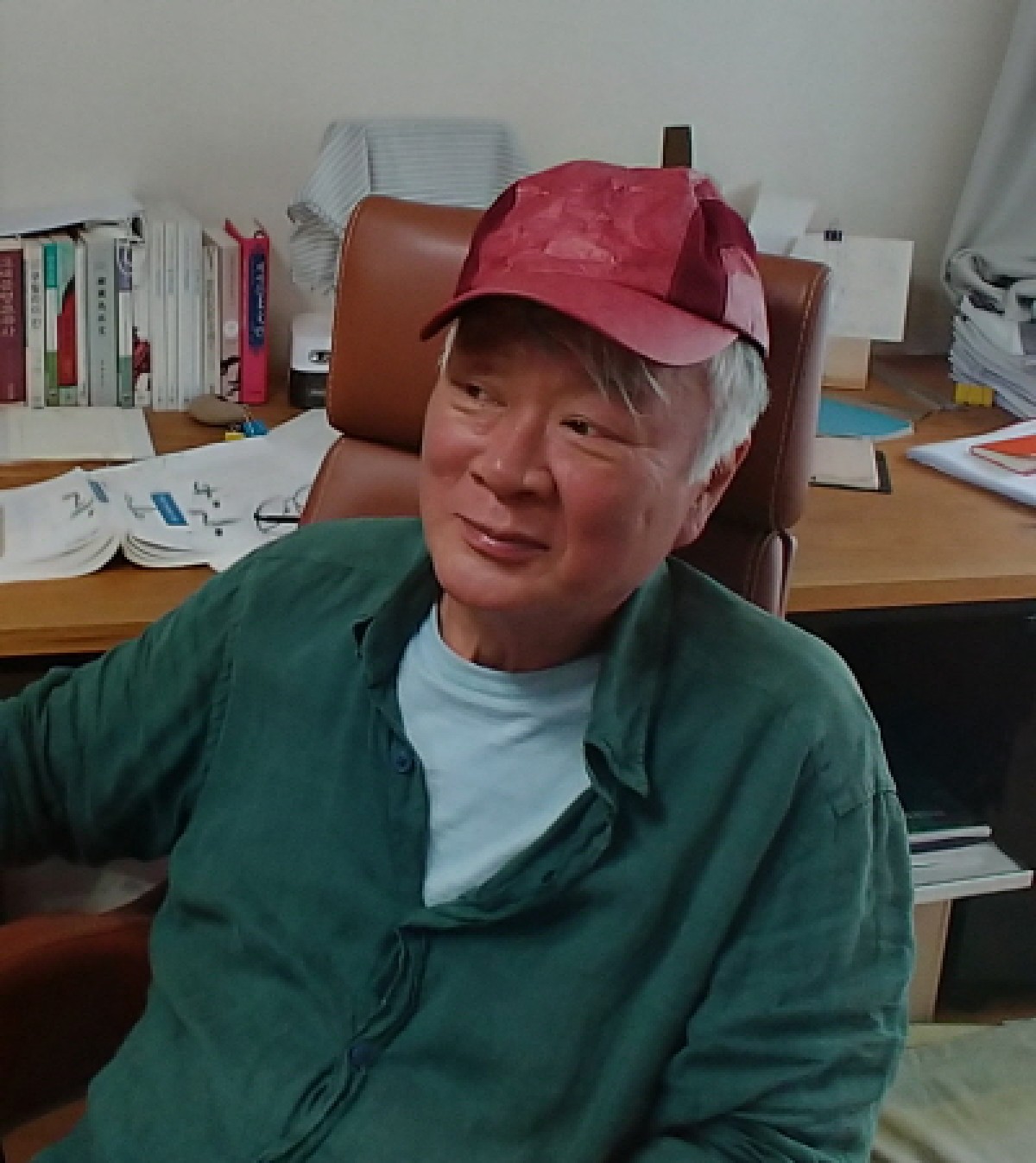 삶을 통과해 나온 자의 언어, 소설가 김훈 : 민주주의는 소통의 바탕 위에서 가능한데 작금의 현실은 말을 할수록 더욱 단절이 되고 있어요. 지금 단절이 거의 완성이 되었어요.