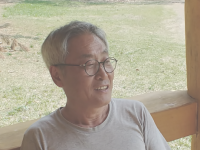 한국의 정서를 노래하는 음유시인 한돌 : 노래 ‘조율’의 ‘잠자는 하늘님’은 우리의 마음입니다.