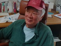 삶을 통과해 나온 자의 언어, 소설가 김훈 : 민주주의는 소통의 바탕 위에서 가능한데 작금의 현실은 말을 할…